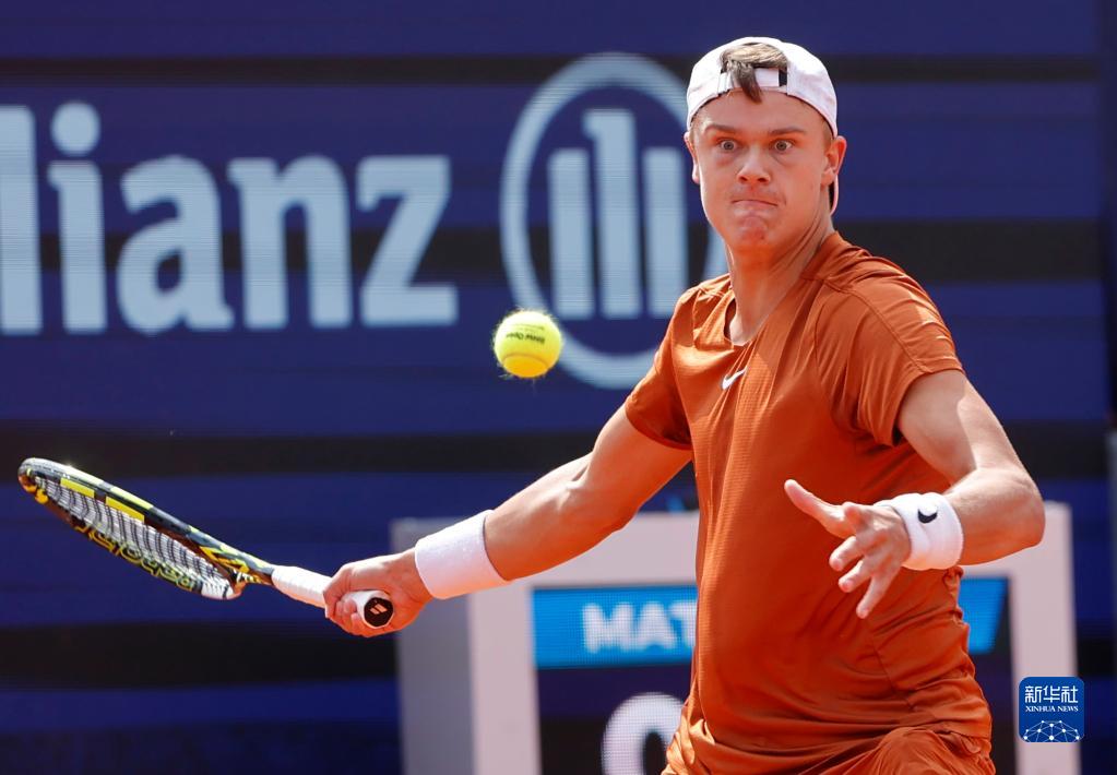 在主场以1 在主场以1